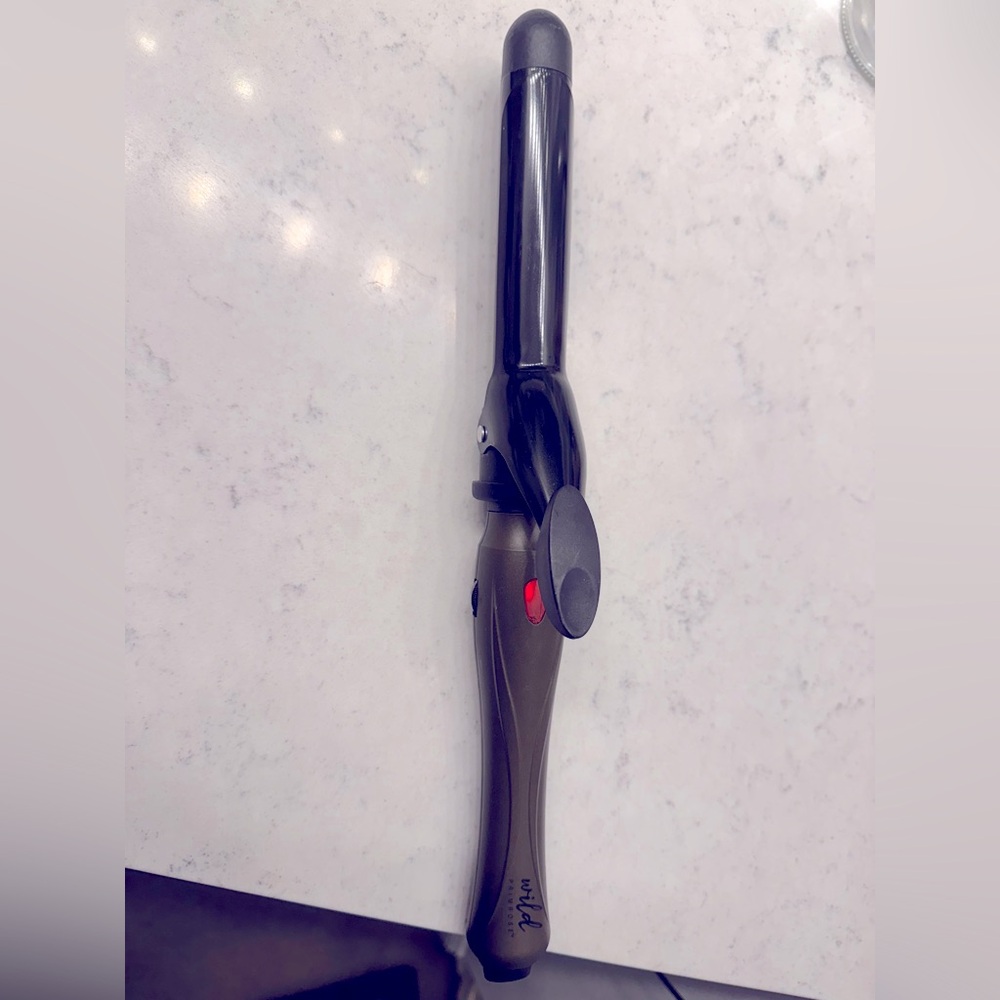 Black and Gray Curling Iron